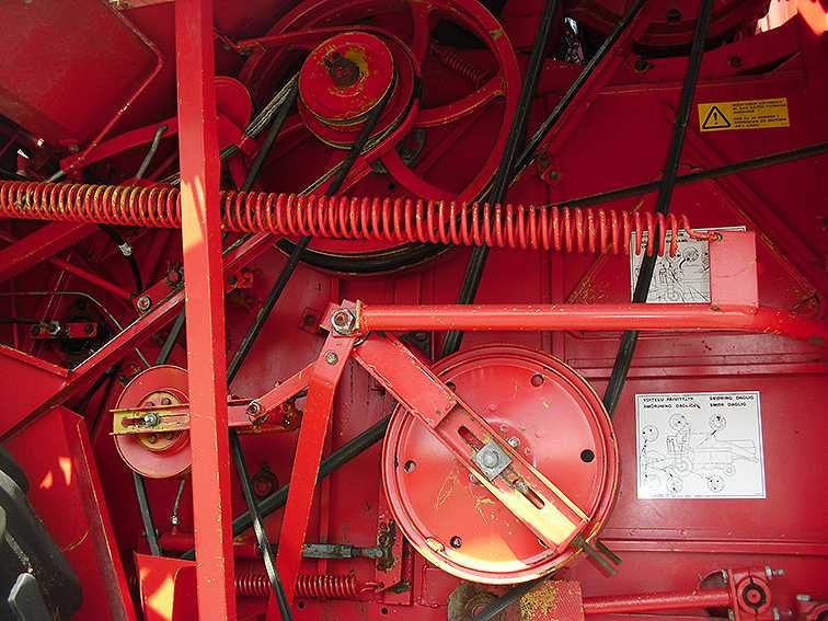 Зерноуборочный комбайн Massey Ferguson 430 (2)