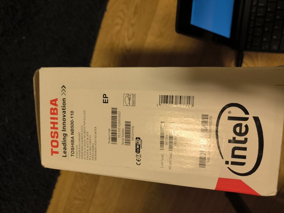Toshiba Mini NB500 Netbook64309660581506121