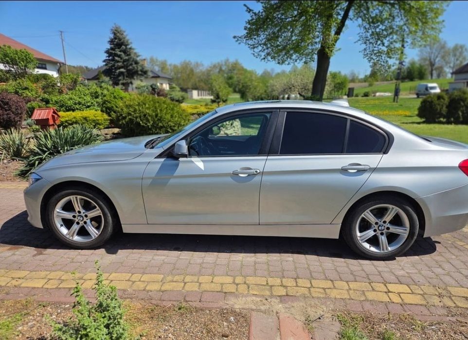Wynajem BMW Seria 3 • Automat • Diesel • Szyberdach • X-Drive