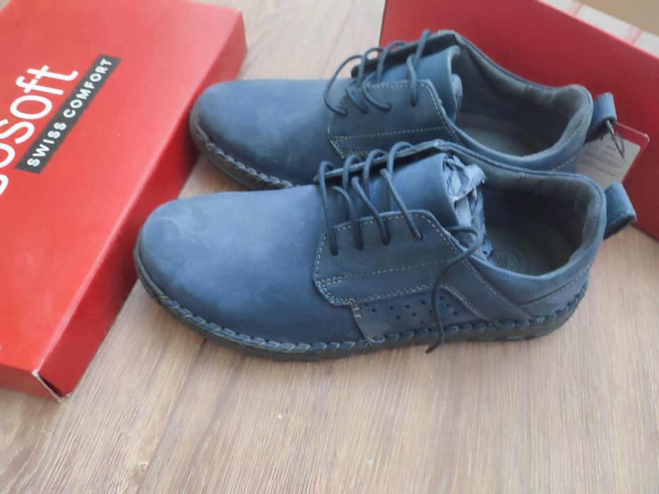 Нові чоловічі туфлі спортивні з нубуку 41 розміру.