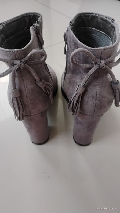 Botki szare 40.   .