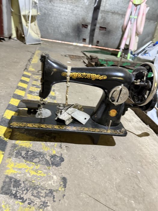 Швейна машинка УіМЗ