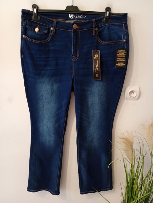 Super rozciągliwe jeansy bootcut wysoka talia rozmiar 50 DG2