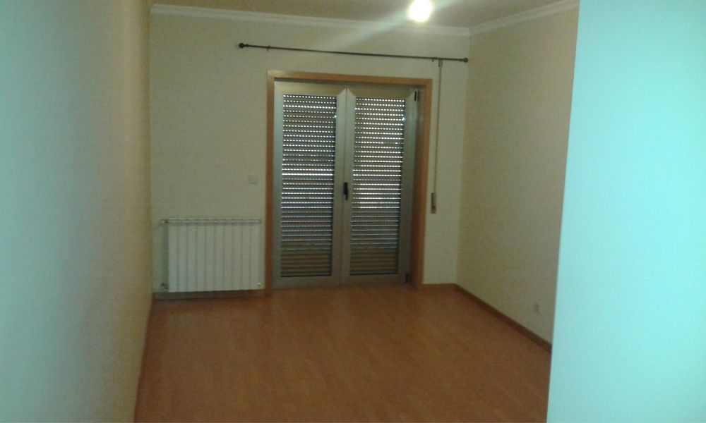 Alugo T4 em Bragança