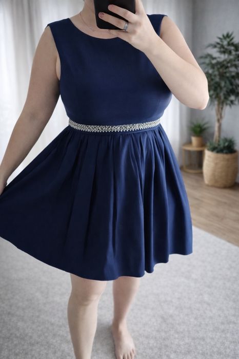 Piękna sukienka wieczorowa balowa krótka