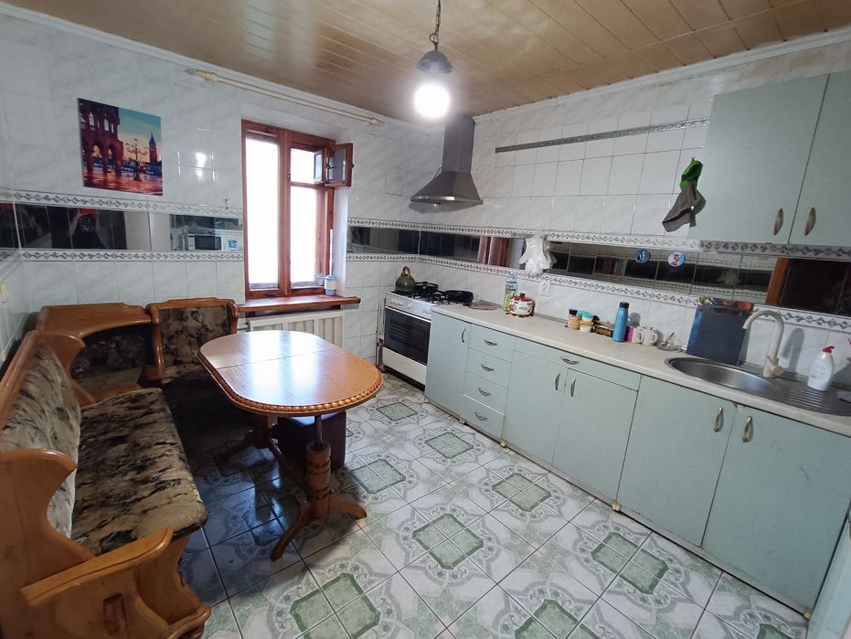 Продам 3-х кімнатну квартиру