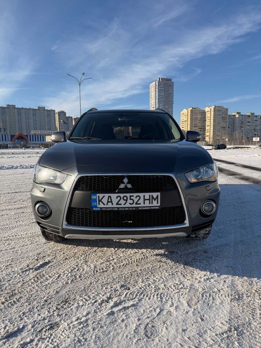 Mitsubishi Outlander XL 2012 2.4 бензин