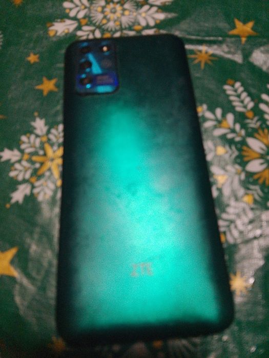 Телефон на запчастини