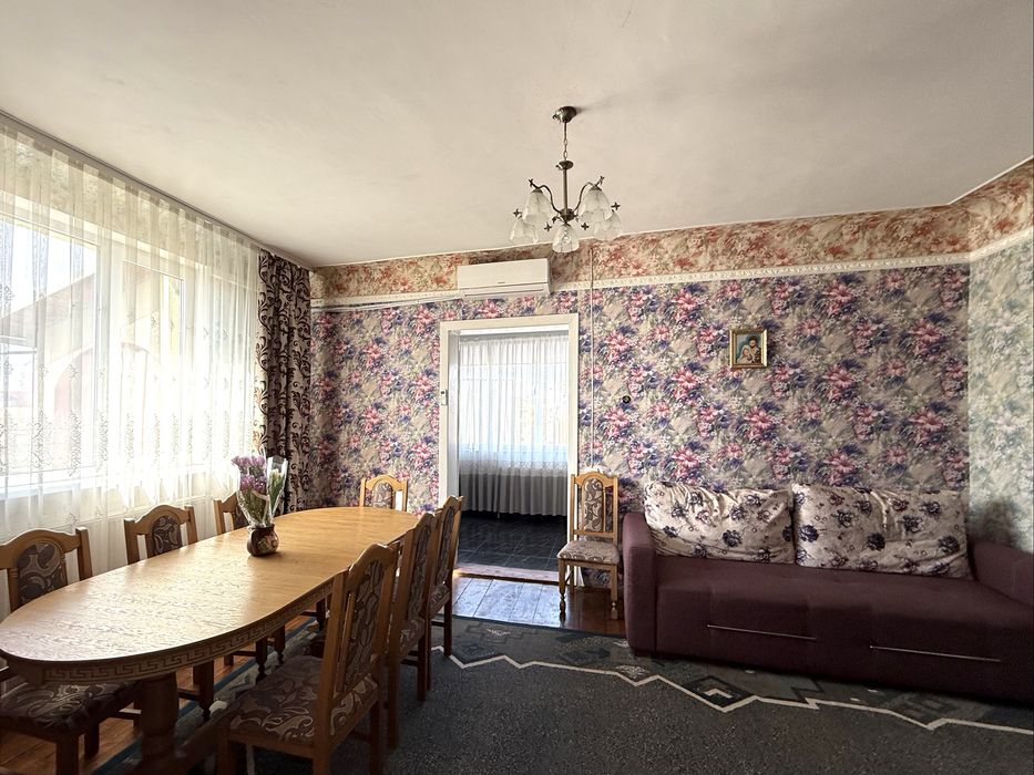 Продам житловий будинок з ділянкою в Драгомирчанах , 5хв до міста!