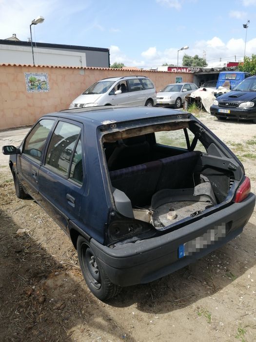 Para peças Peugeot 106 boa mecânica 1.5diesel muitas peças disponíveis