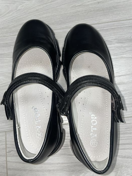 Продам туфлі-лофери, 34 розмір.