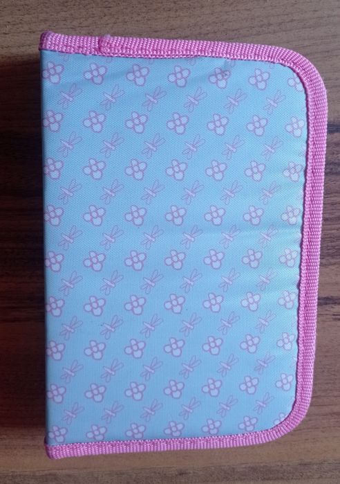 Piórnik szkolny z wyposażeniem