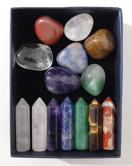 Mini conjunto esotérico de pedras e pontas semi-preciosas - 14 peças