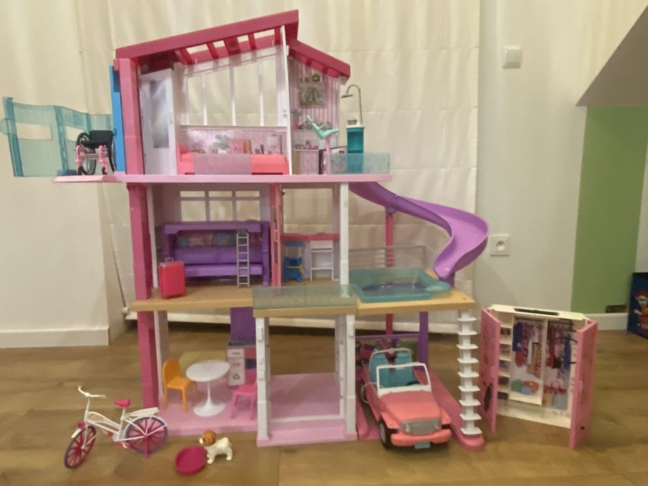 Domek barbi winda z basenem