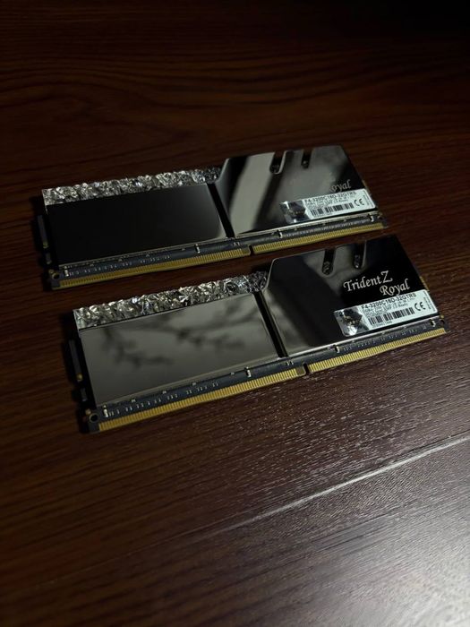 Оперативная память  G.Skill Trident Z Royal DDR4 32gb 3200МГц