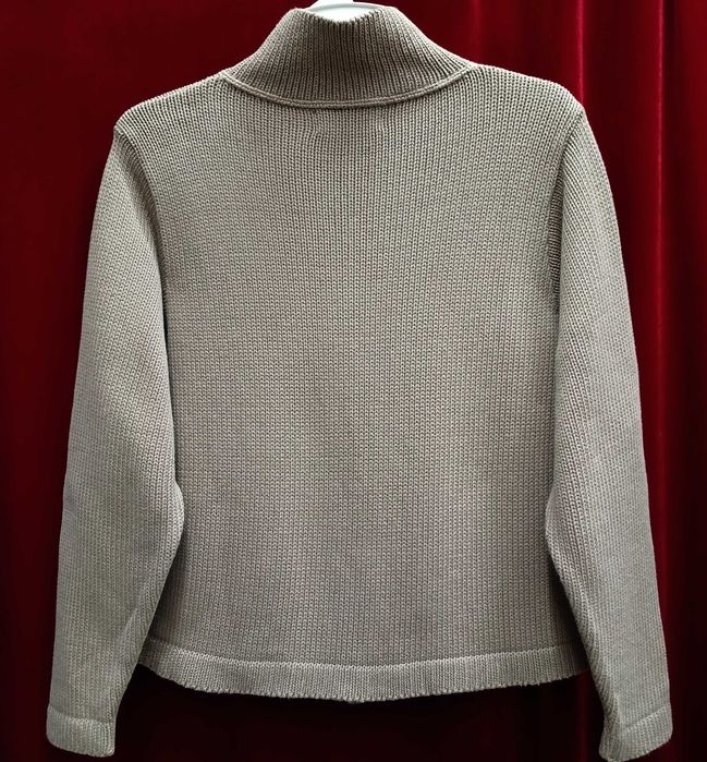 котонова кофта на гудзиках р. М/L