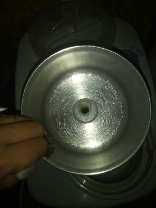 Продам мороженицу итальянскую Delonghi ICK 5000