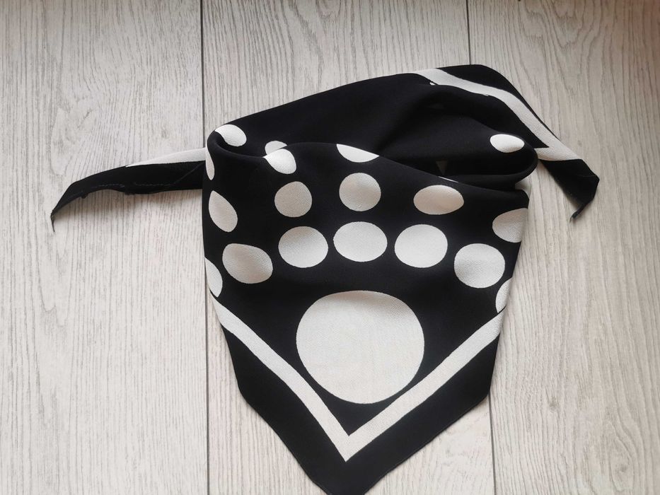 Chustka - promieniste kropki