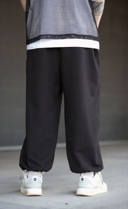 Спортивные штаны оверсайз черные