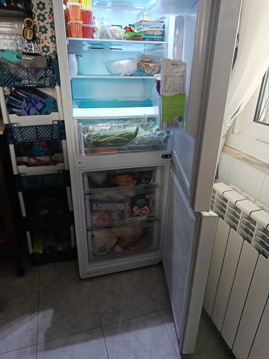 VENDE-SE Frigorífico combinado