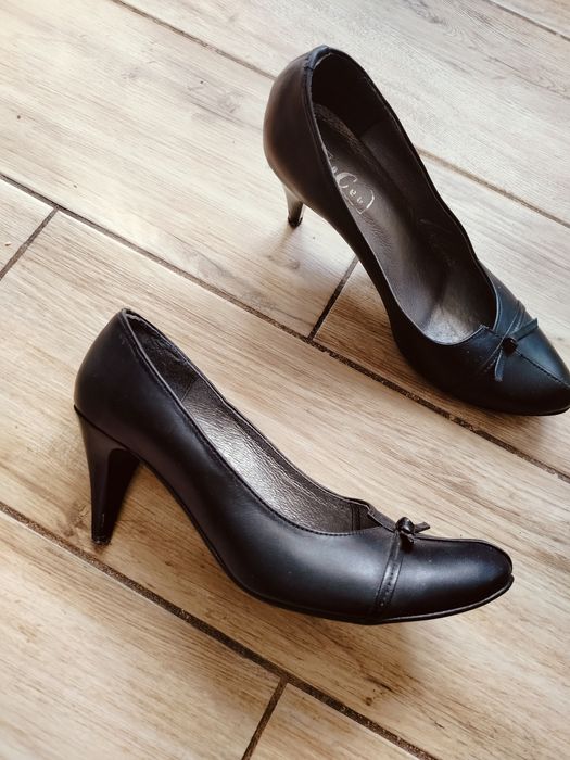 Buty na obcasie 37