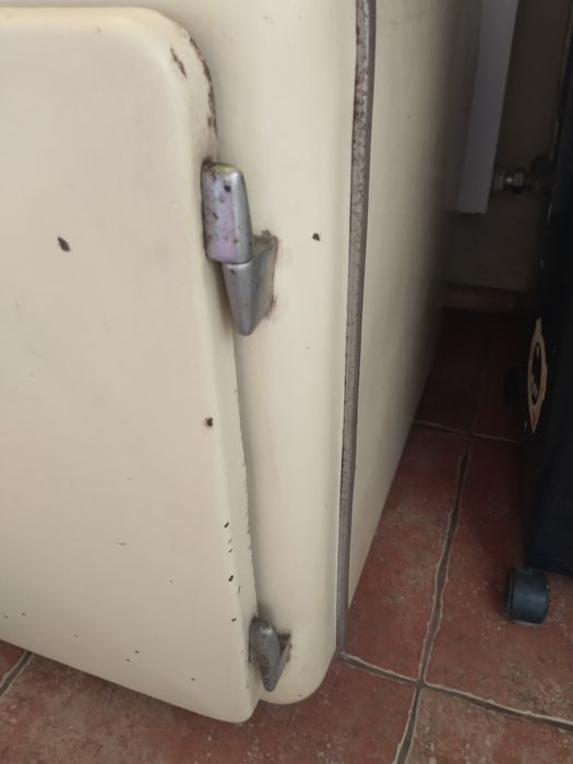 Lodówka retro do renowacji