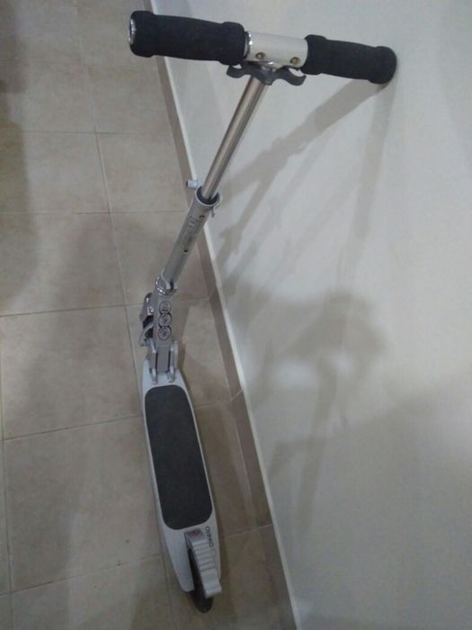 Trotinete (Oxelo) Extensível em Altura com Travão traseiro