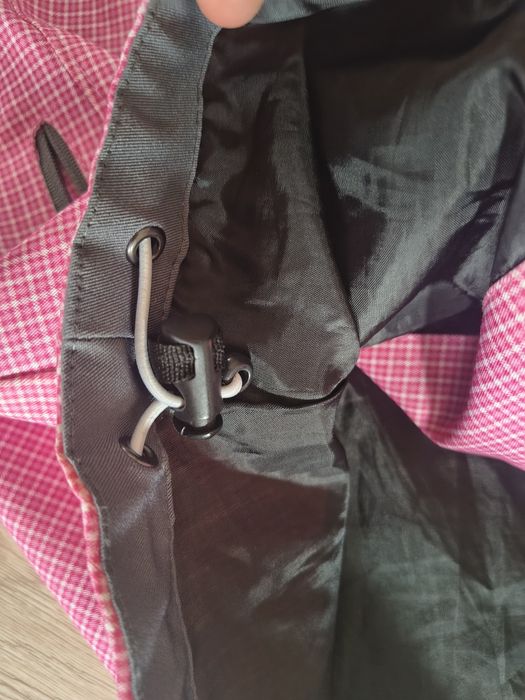Kurtka jesienna w góry z kapturem  przeciwdeszczowa wodoodporna oddychająca