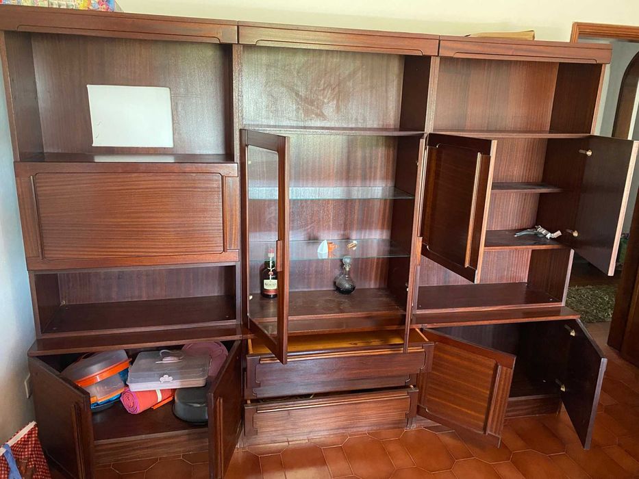 Movel de Sala com vitrine