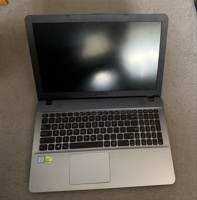 Laptop asus F51U