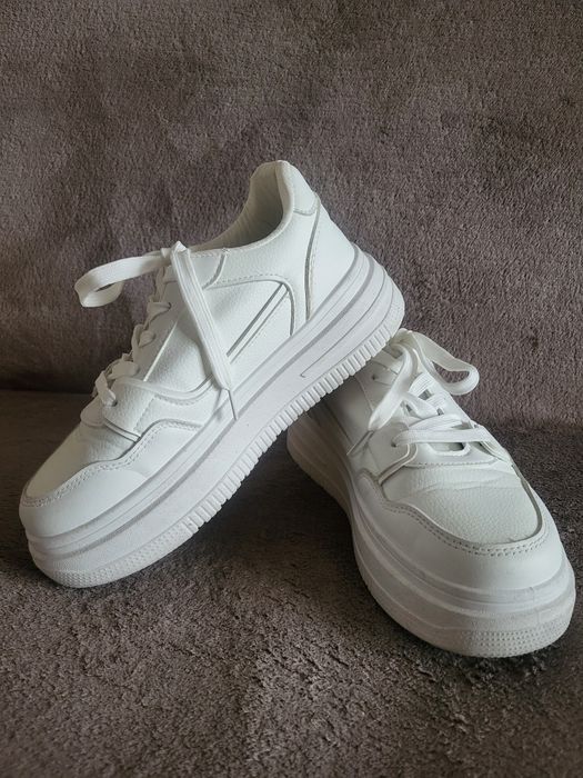 Кросівки білі,  р.36