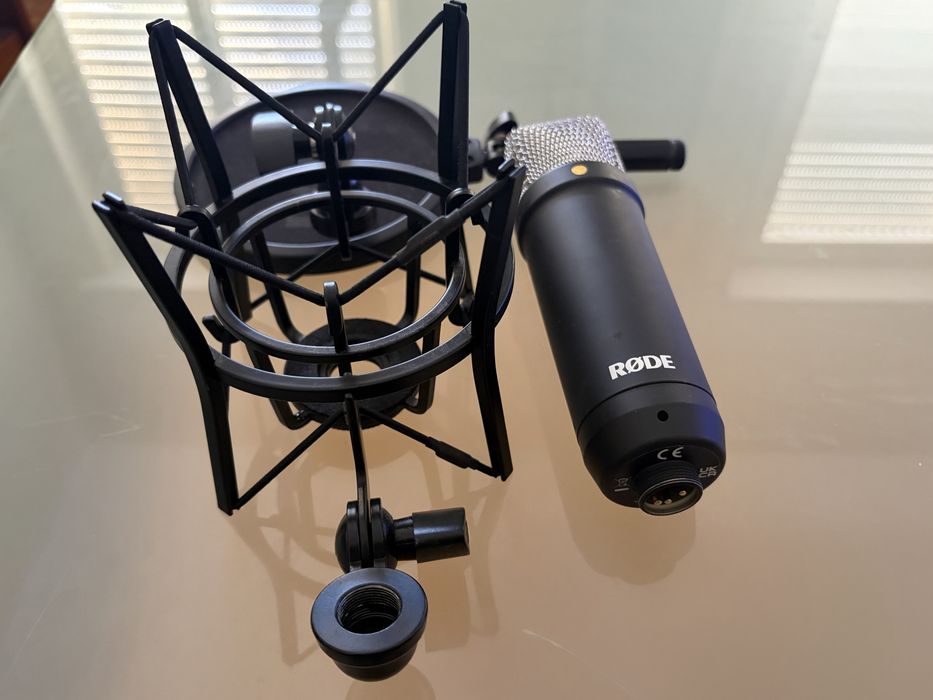 RØDE NT1 4th Gen + Aranha + Pop Filter