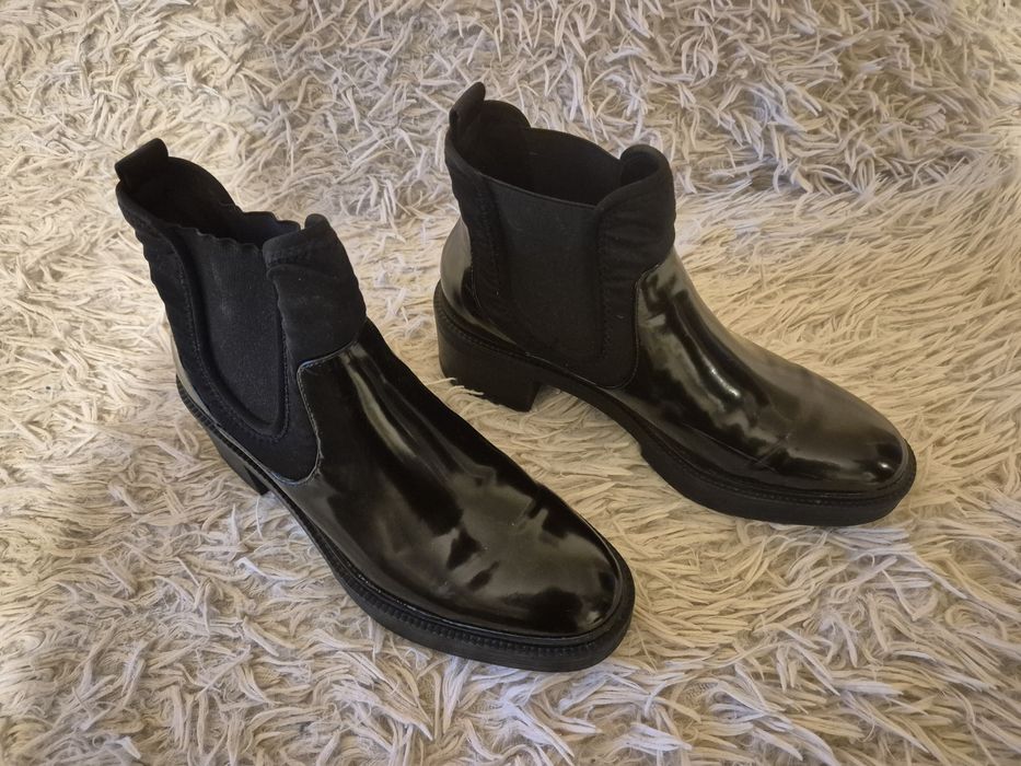 Botki damskie ZARA r.38  czarne lakierowane st.dobry