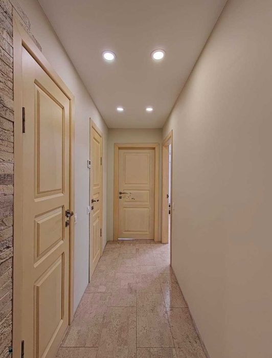 Продам 4к Красный камень, кирпич