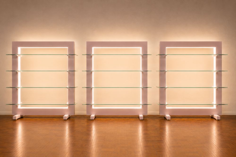 Estante moderna branca com LED e vidro temperado | 140x120 cm | Com rodas