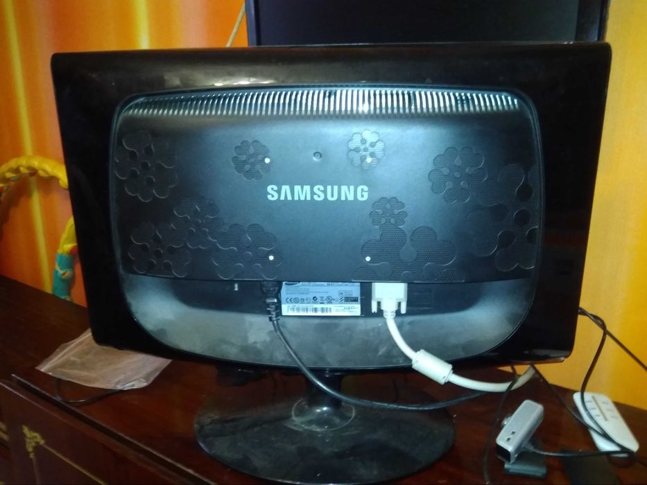 Продам монитор Samsung 23 дюйма