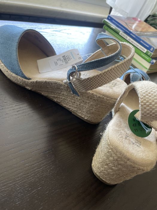 Sandaly na koturnie 42 nowe