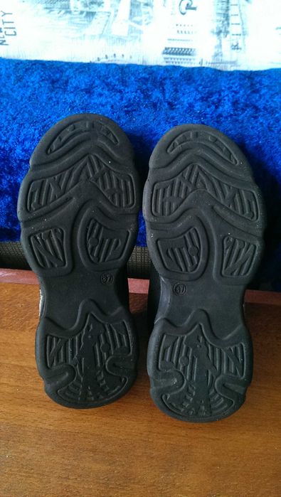 Чёрные кроссовки Stream 37-й размер, 23см стелька прекрасное состояние