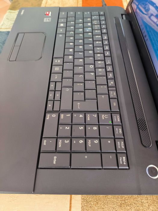 Toshiba C70 - 17.3"