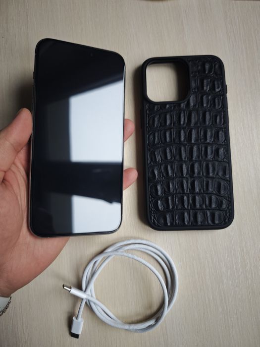 iPhone 15 Pro Max 256 як новий, акб 99, неверлок