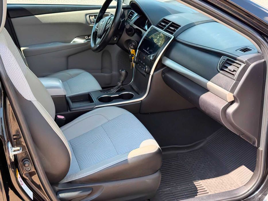 Toyota Camry      2016