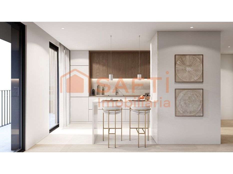 Apartamento T3 com garagem no centro do Entroncamento, Santarém