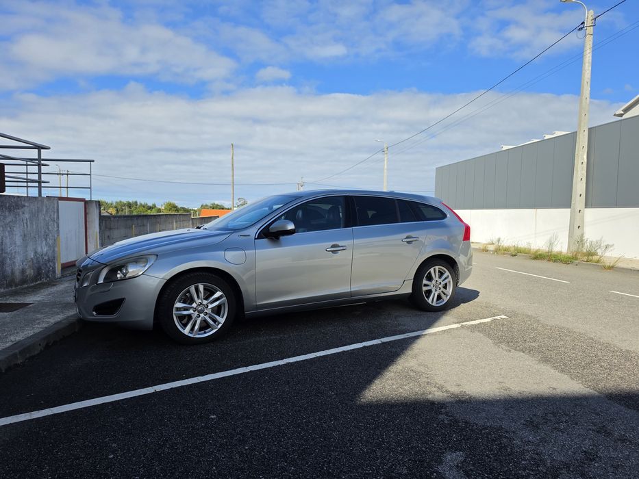 Volvo V60 Hibrida Plug-in D6 AWD