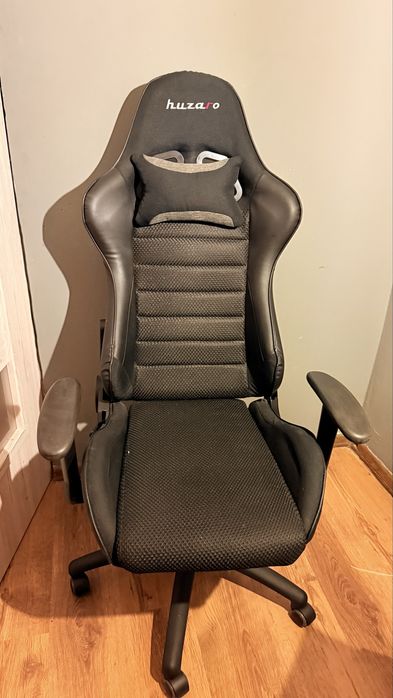 Fotel gamingowy Huzaro.