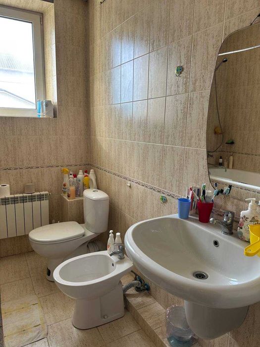 Продам Будинок в районы ж/м Тополь, с. Дослідне.