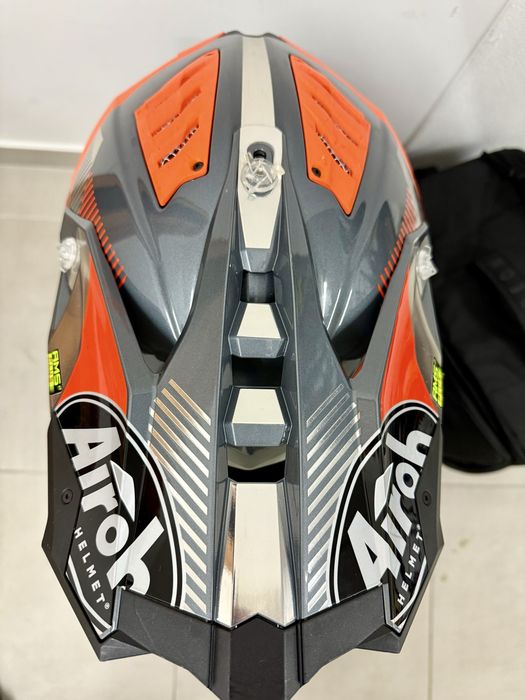Capacete Aviator 3 Carbono Tam L semi novo