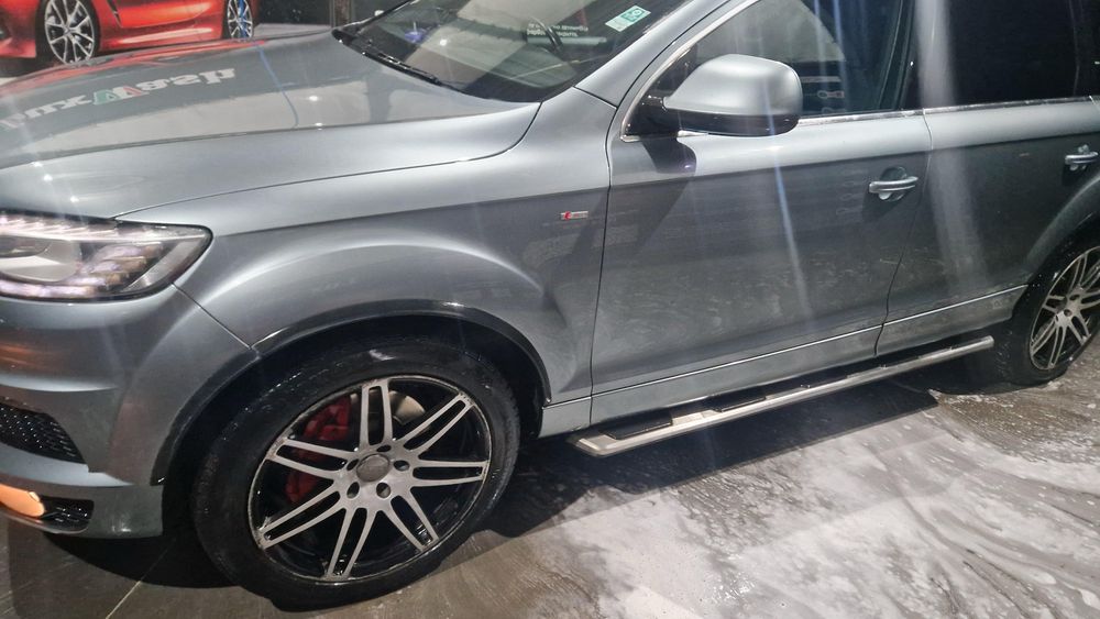 ауди Q7 право рулная