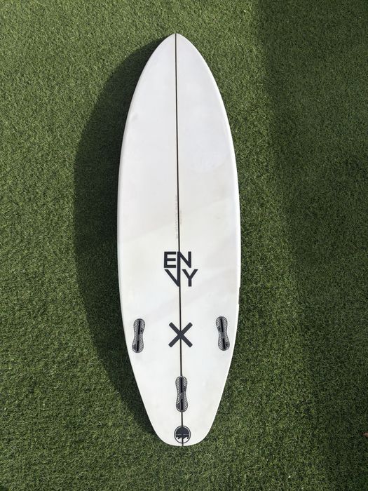 Prancha Envy 5’8, modelo Project X, 23,50 lts