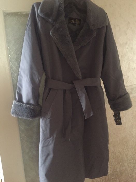 Пальто, плащ демисезонный, утеплённый. Женский. Новый.