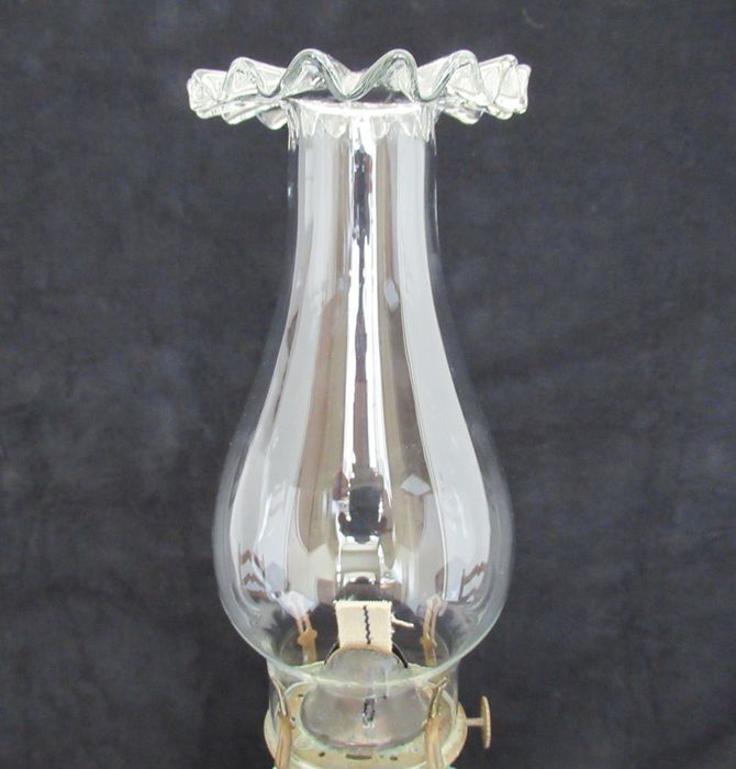 Candeeiro a Petróleo Antigo (Ref. 11)